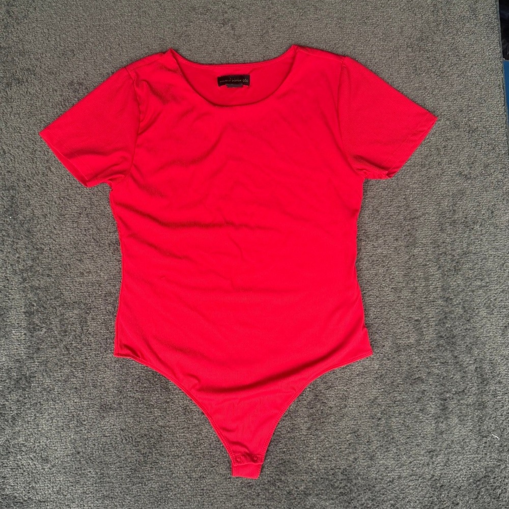 House of Harlow 1960 Red Ribbed Short Sleeve Bodysuit Large 492030 CN0015 - Picture 1 of 5